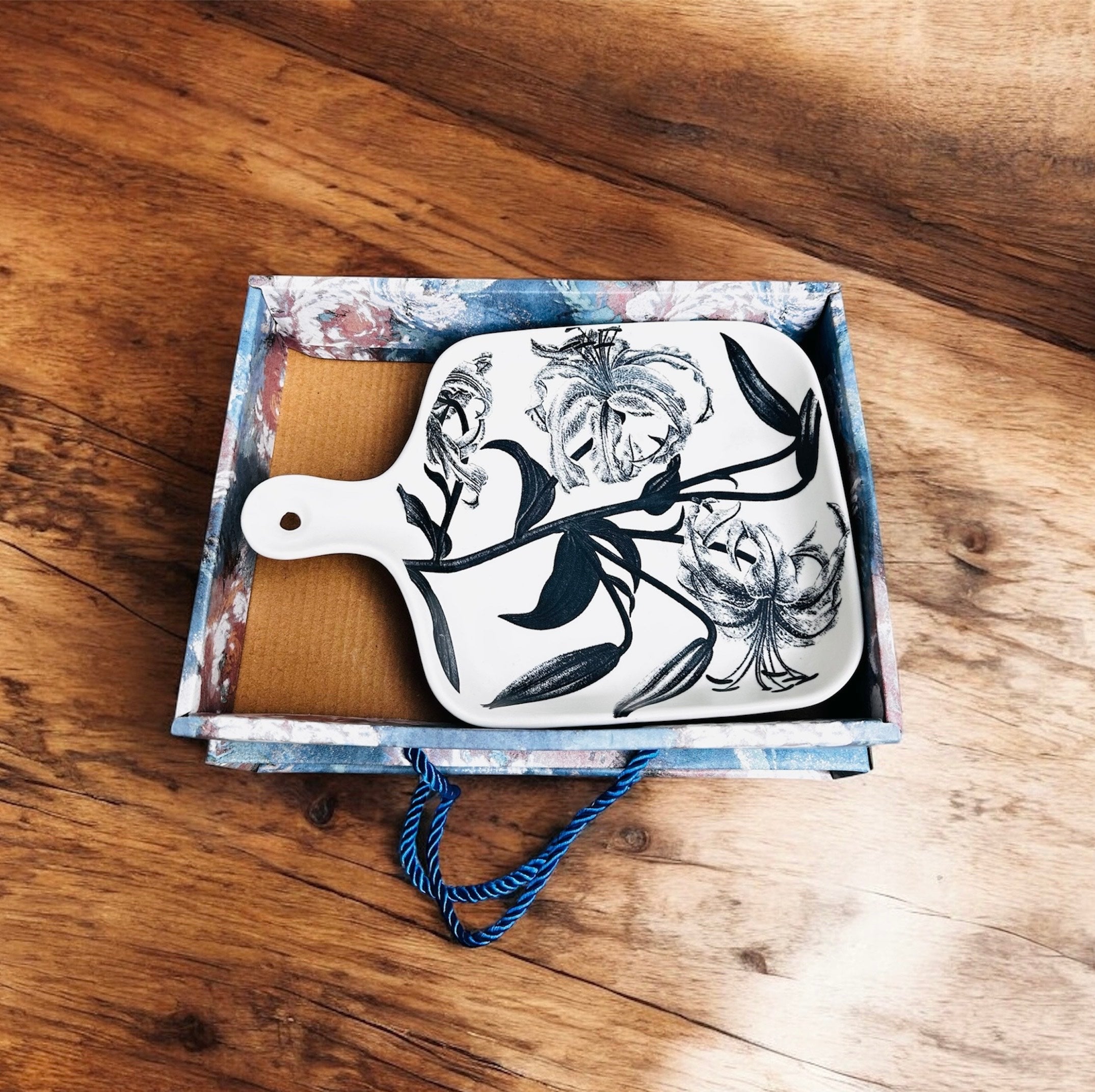 Black Lily Porcelain Serving Platter with Handle – Floral Ceramic Serving Tray