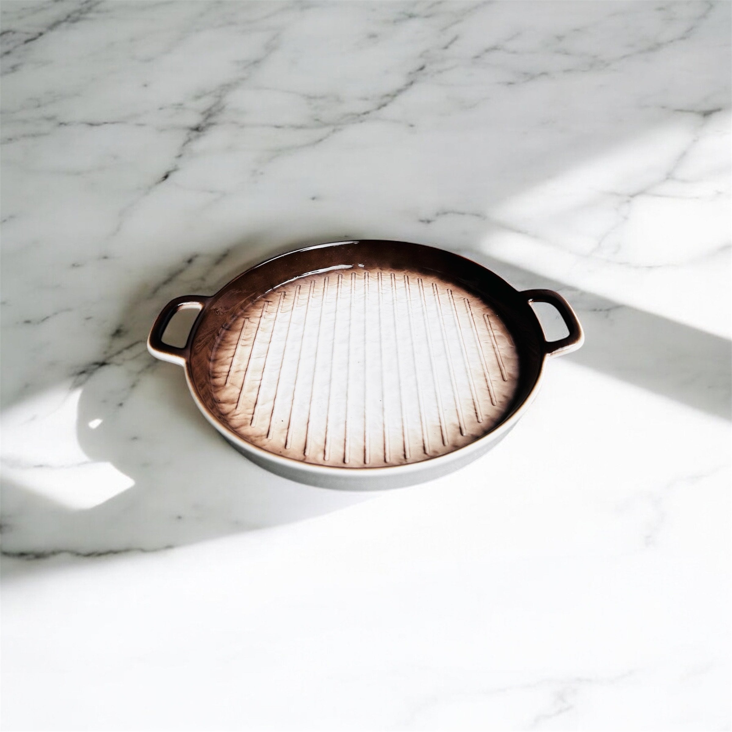 Earthline Round Porcelain Serving Platter with Handles (Big Size) – Oven-Safe Ceramic Dish for Baking & Serving