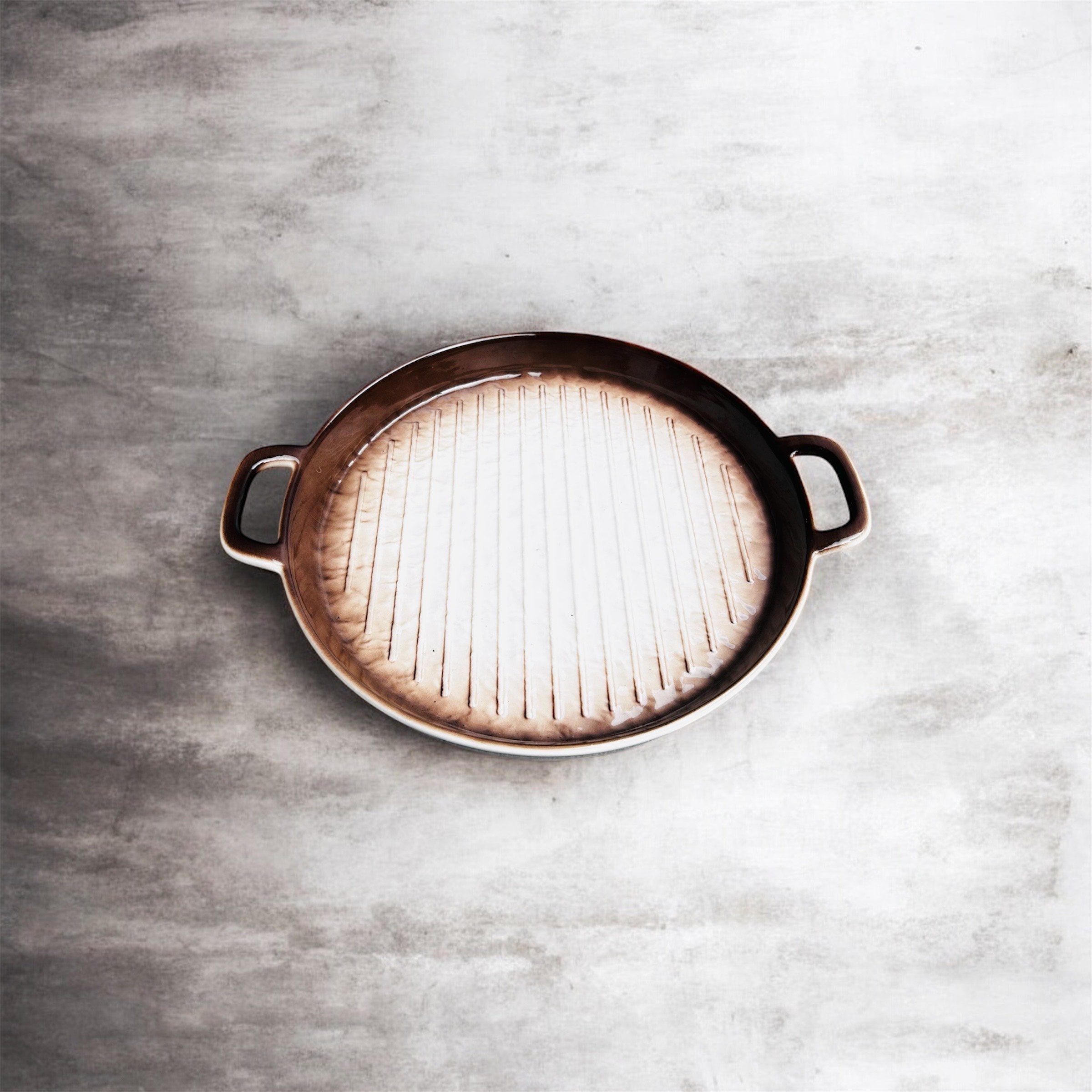 Earthline Round Porcelain Serving Platter with Handles (Big Size) – Oven-Safe Ceramic Dish for Baking & Serving
